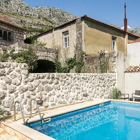 Villa Vino Vecchio 빌라 그루다