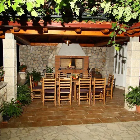 Villa Vino Vecchio 빌라 그루다